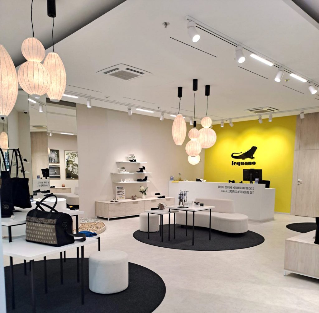 leguano Barfußschuhe store Berlin Kurfürstendamm | Theska Hoteleinrichtung | Designermöbel und Lampen | | Designer Einrichtung | shop design