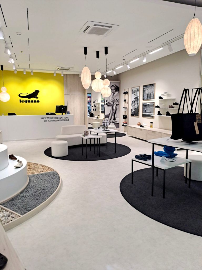 leguano Barfußschuhe store Berlin Kurfürstendamm | Theska Hoteleinrichtung | Designermöbel und Lampen | | Designer Einrichtung | shop design