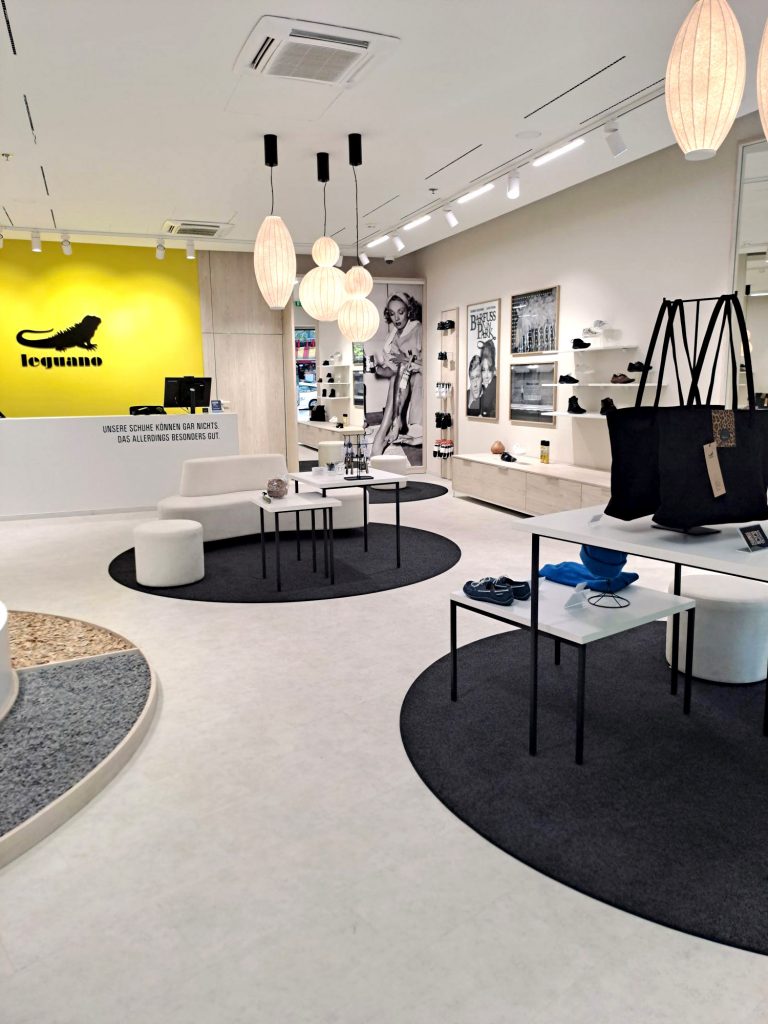 leguano Barfußschuhe store Berlin Kurfürstendamm | Theska Hoteleinrichtung | Designermöbel und Lampen | | Designer Einrichtung | shop design