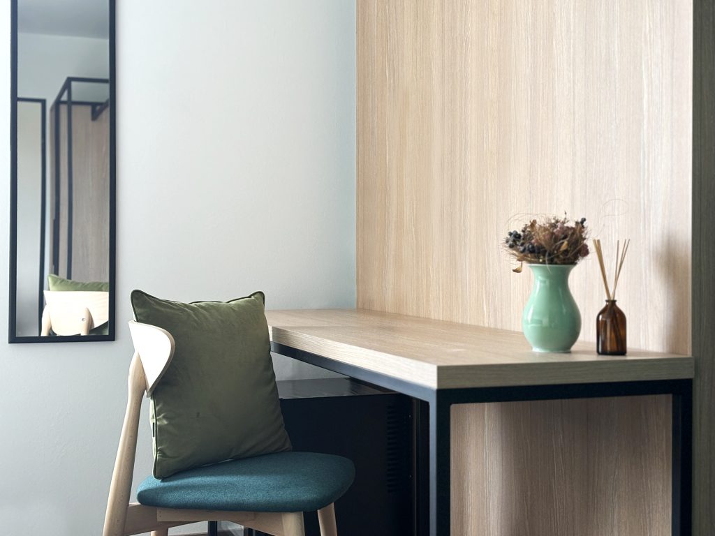 ARC Hotel | Halle Saale | Theska Hoteleinrichtung | Möbel von Theska | Beleuchtung | Hotelzimmer | Raumkonzept | Designer Einrichtung | Hotelprojekt