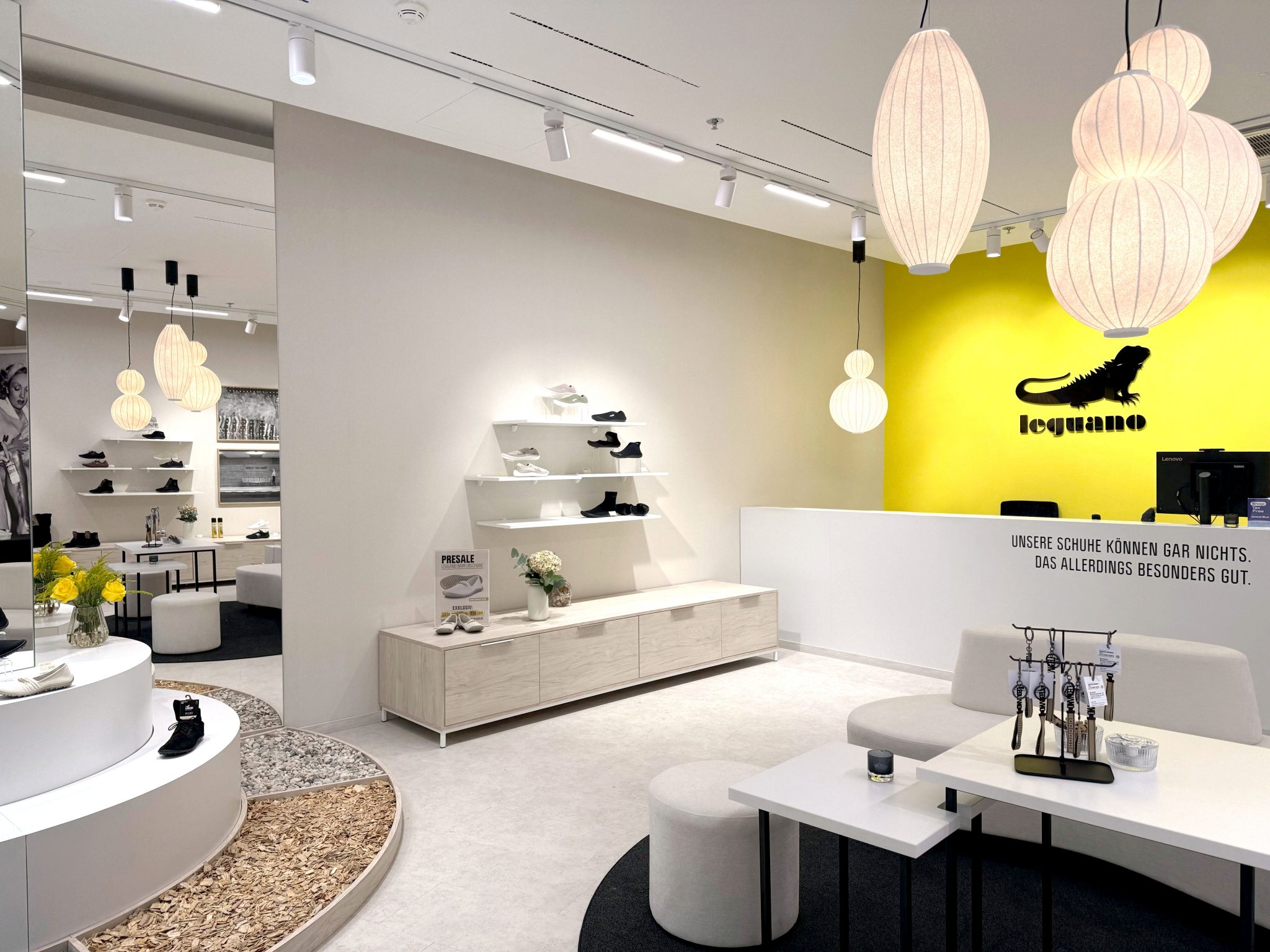 leguano Barfußschuhe store Berlin Kurfürstendamm | Theska Hoteleinrichtung | Designermöbel und Lampen | | Designer Einrichtung | shop design