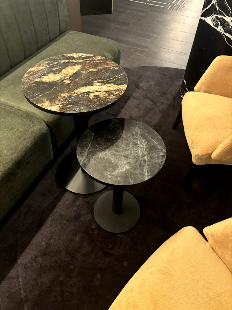 Gießen Kinopolis | Kinopolis Freiburg | Wohnzimmer Kinos | Möbel für Kinopolis | Theska Hoteleinrichtung