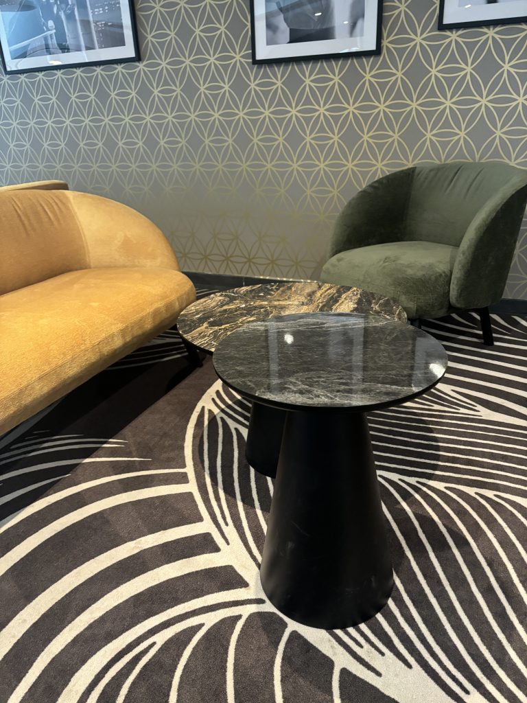 Gießen Kinopolis | Kinopolis Freiburg | Wohnzimmer Kinos | Möbel für Kinopolis | Theska Hoteleinrichtung