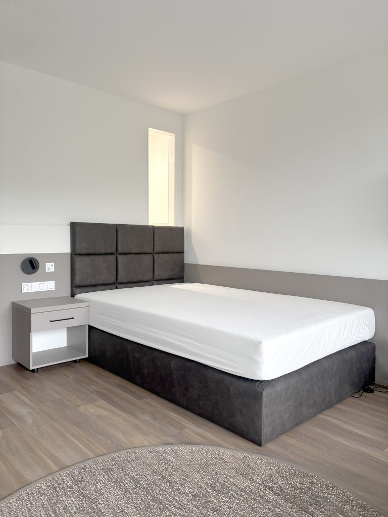Hescuro Klinik Regena Bad Brückenau | Theska Hoteleinrichtung | Moderne Hotelzimmer | Theska Moebel