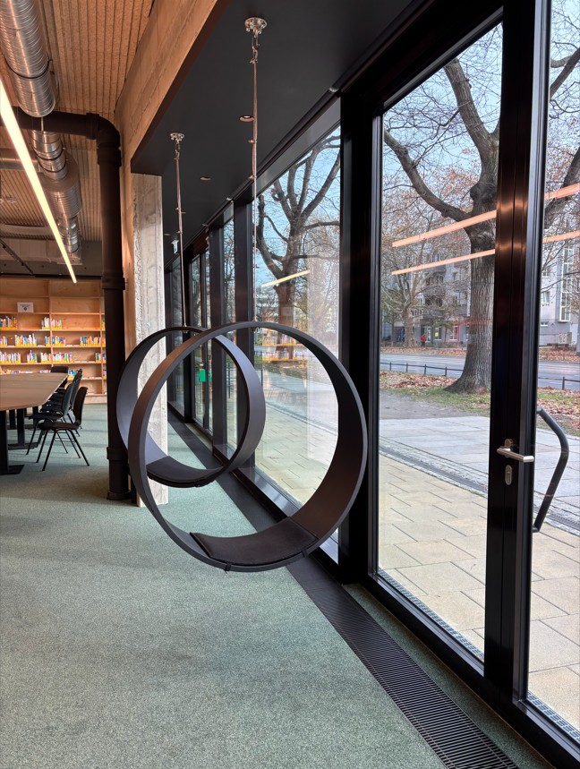 Bibliothek Johannstadt Dresden | Stadtbibliothek Dresden | Theska Hoteleinrichtung | Theska Möbeln | Theska Schaukeln